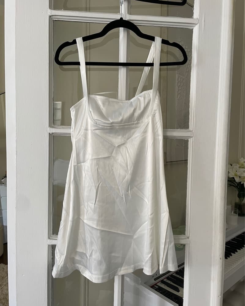 Sleek White Satin Dress - Image 3