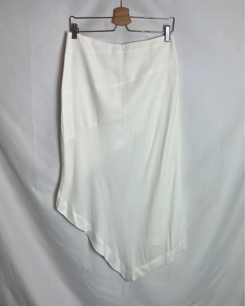 Elegant White Asymmetric Maxi Skirt - Image 2
