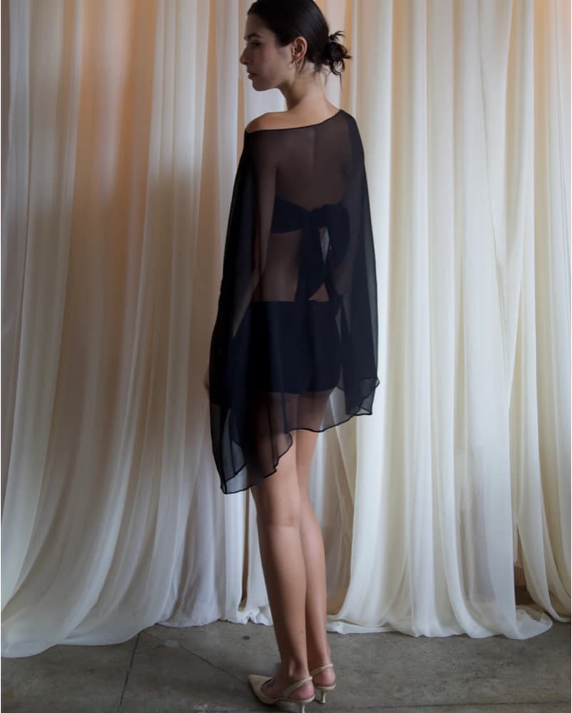 BUCI Ibis Poncho in Black XS/S - Image 3