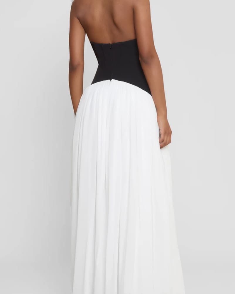 Elegant Black and White Halter Gown - Image 2