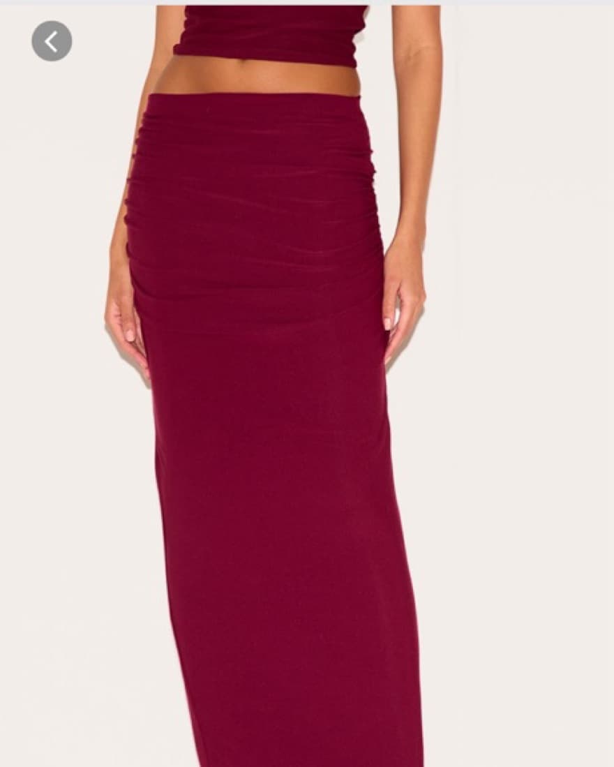 Elegant Burgundy Set - Image 3