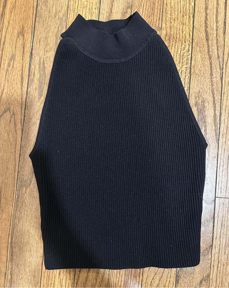 Babaton Chic Black Top - Image 1