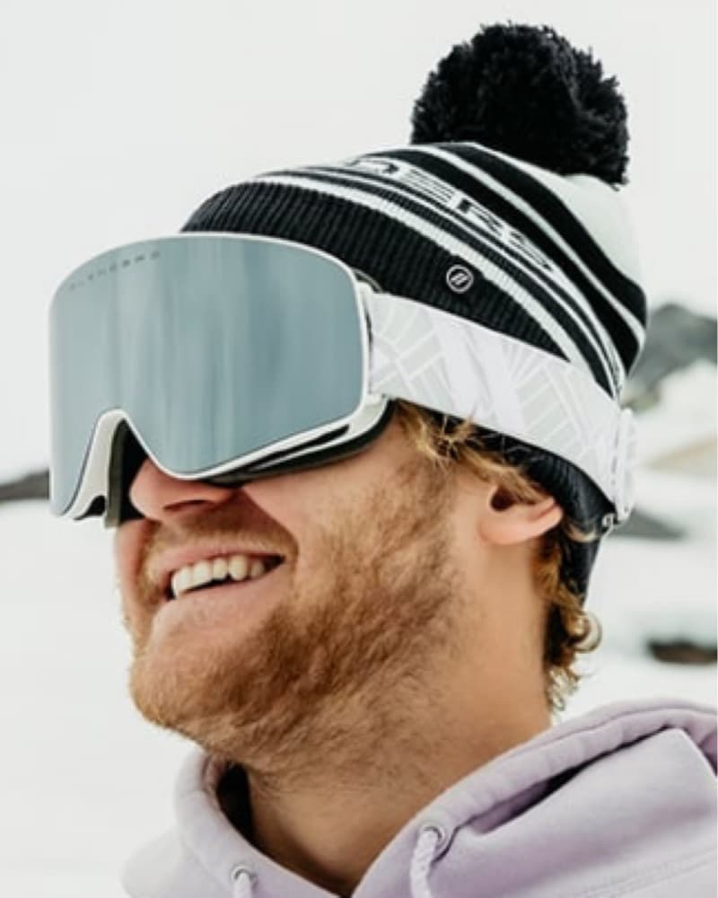 White Ski Goggles & Helmet - Image 3