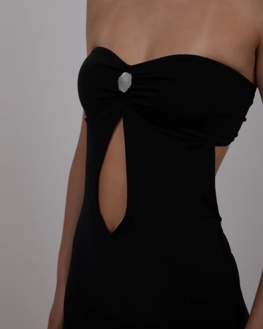Buci Flower Dress Plunge - Image 1