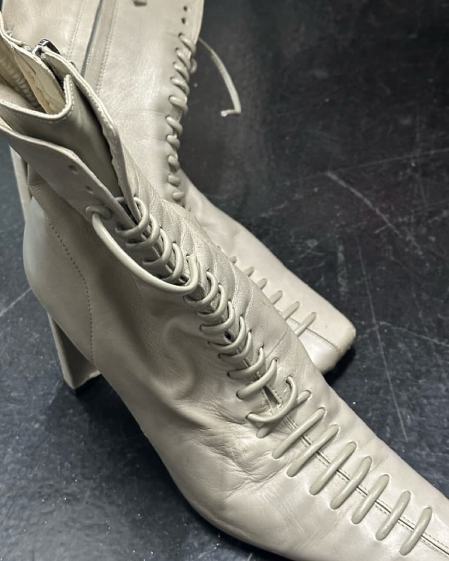 Gray Heels  - Image 3