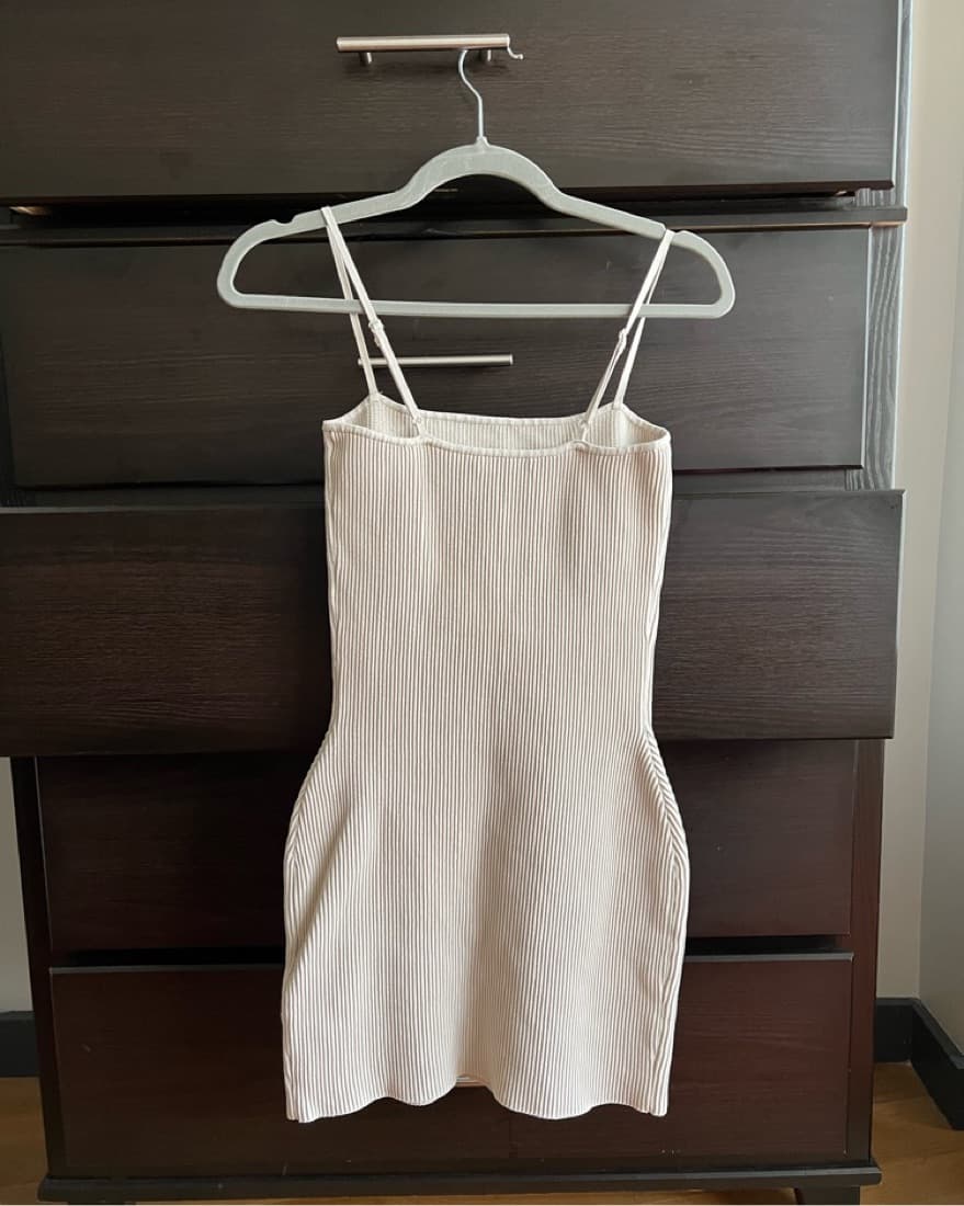 aritzia babaton mini dress - Image 4