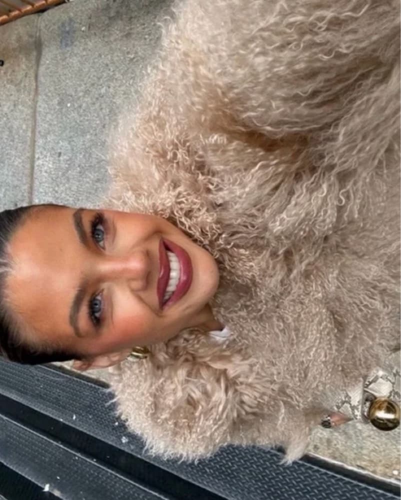 Mongolian Fur Beige Cropped Jacket Small - Image 3