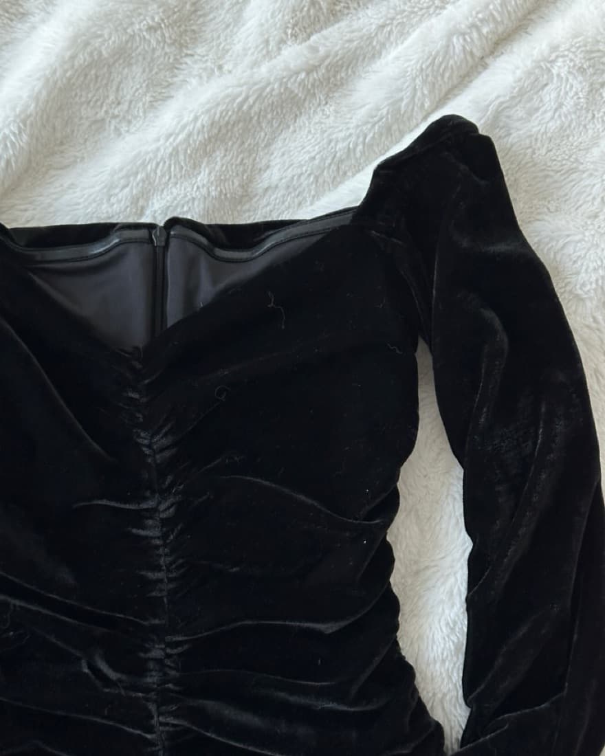 Black Velvet Ruched Longsleeve Dress - Image 2
