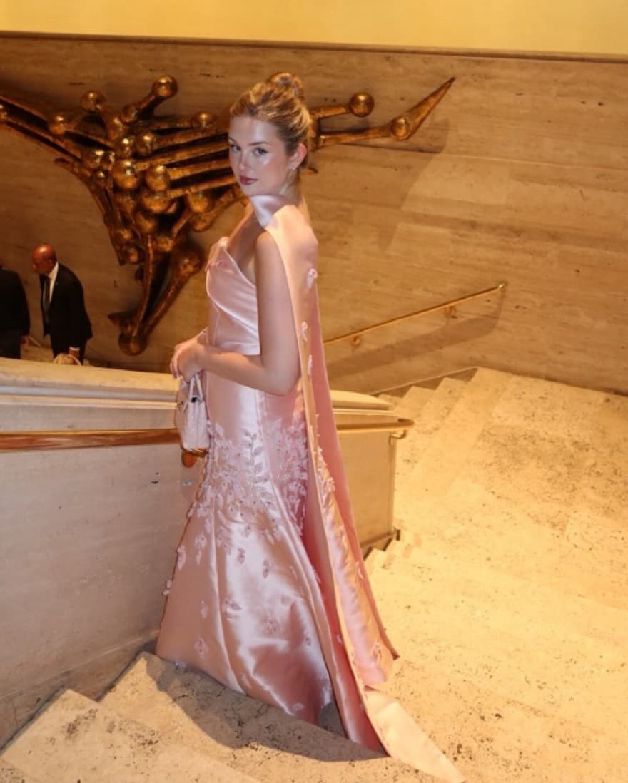 Beautiful Pink Detailed Gown with Scarf - Image 1