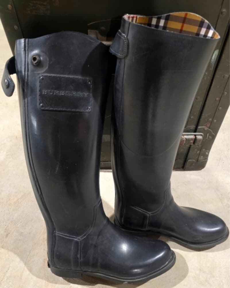 Burberry Boots - Image 2