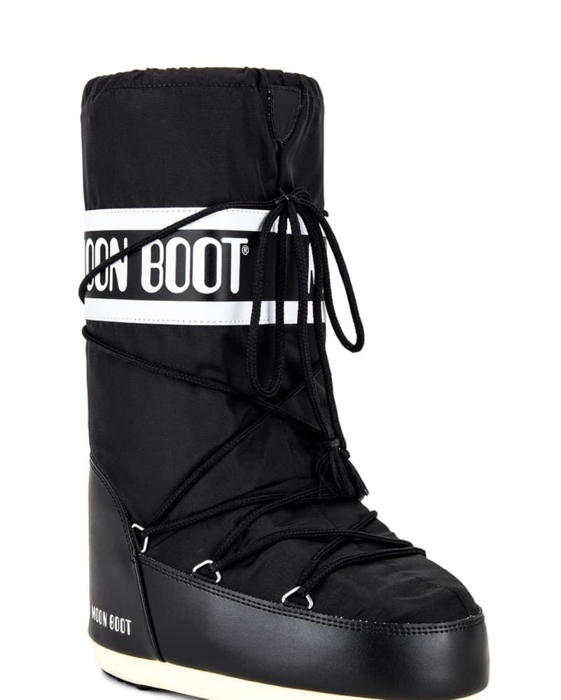Sleek Moon Boot Snowboots - Image 1