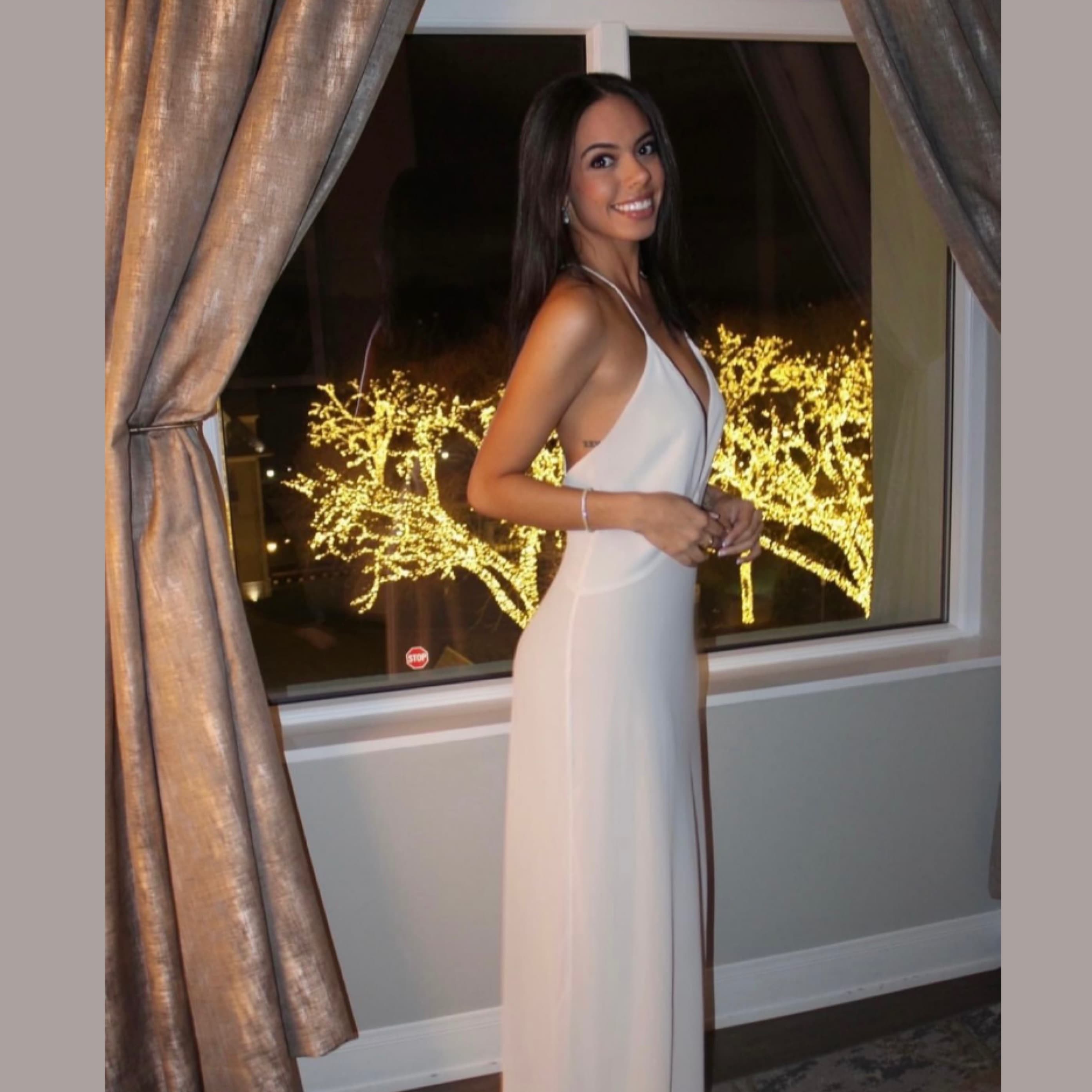 Helsa Vestido Deep V - Image 1