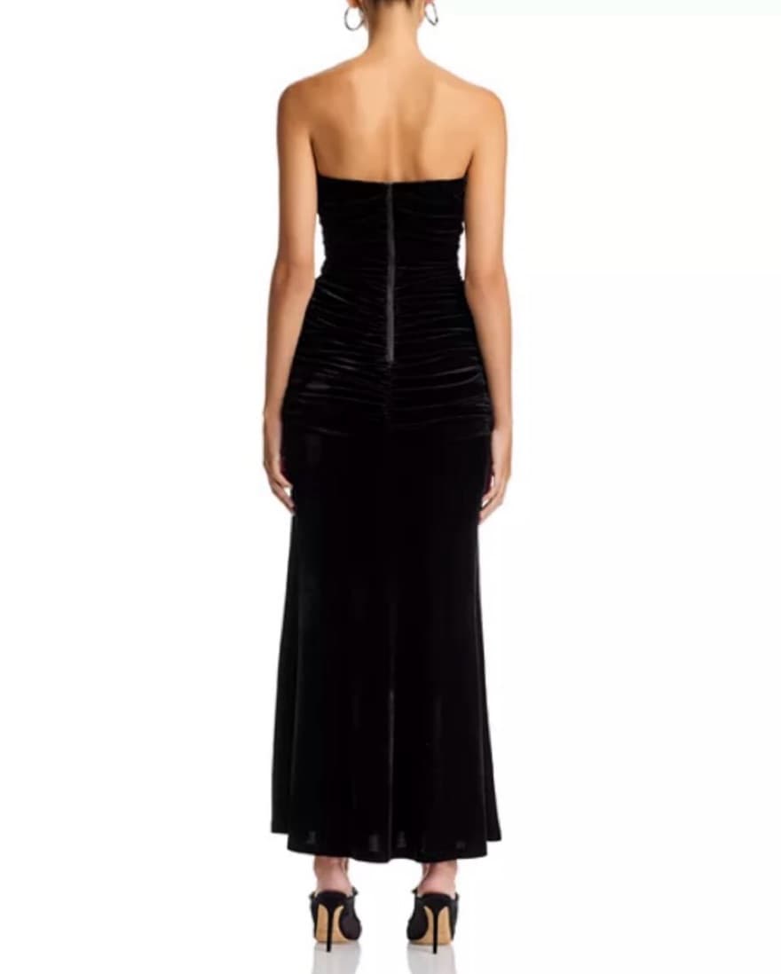 Elegant Black Plunge Evening Gown - Image 2