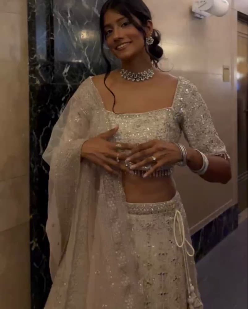 Cream Lehenga - Image 3