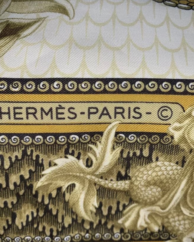 HERMÈS grottes de versaille SILK SCARF - Image 4