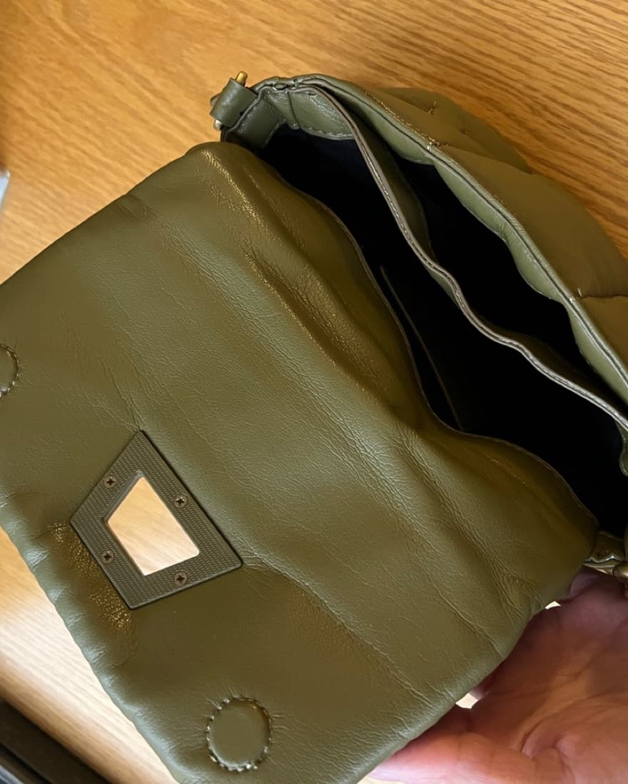 Green Quilted Gold Chain Shoulder Bag - Image 4