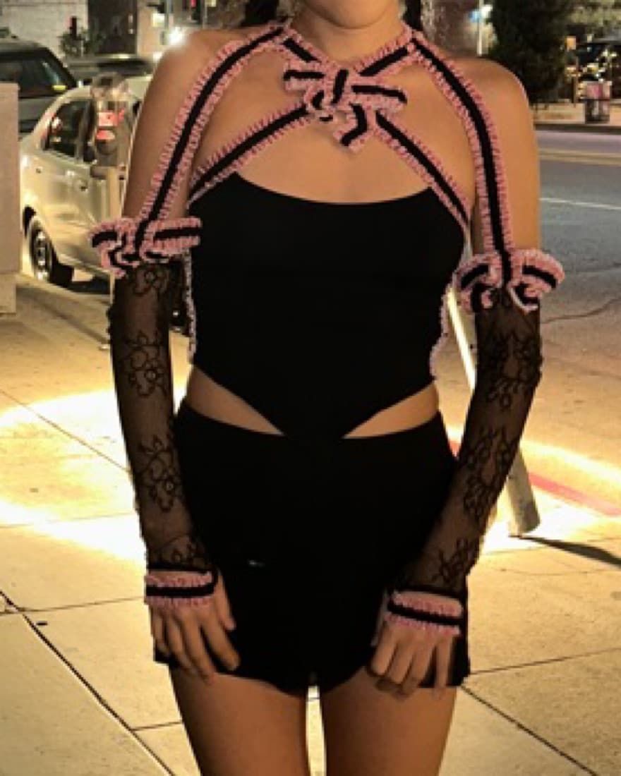 Nodress Velvet Bow Top  - Image 3