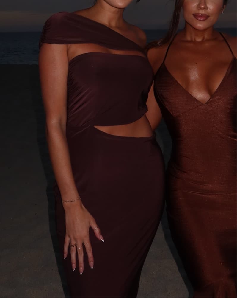 Sultry One-Shoulder Bodycon Dress - Image 2