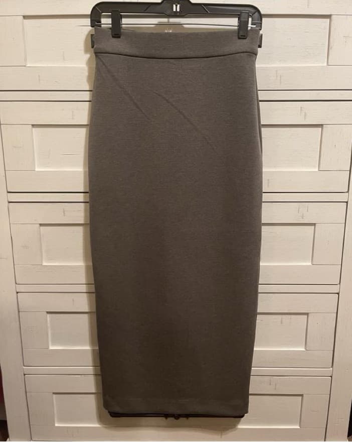 Sleek Gray Maxi Skirt - Image 2
