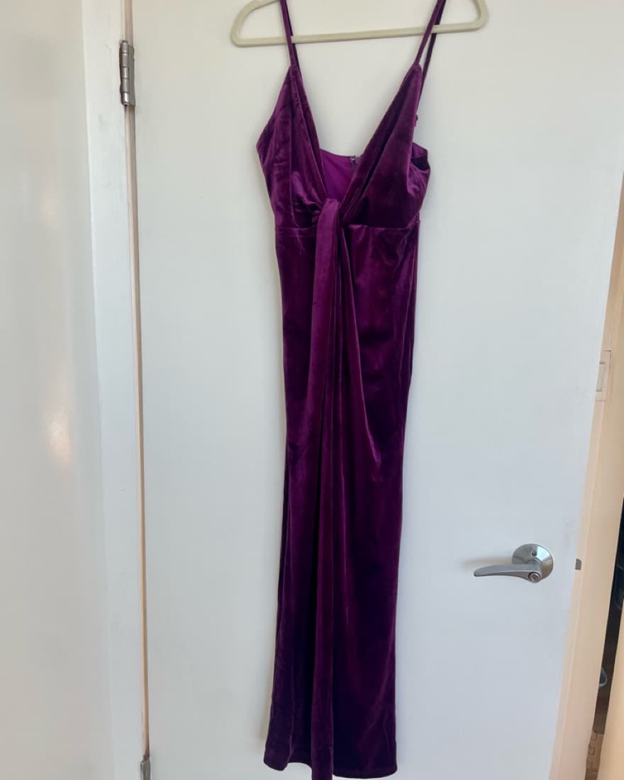 Superdown Aurora Velvet Maxi Dress - Image 4
