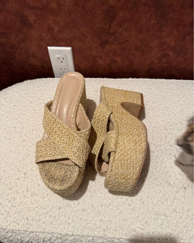 Stylish Woven Slide Sandals - Image 2