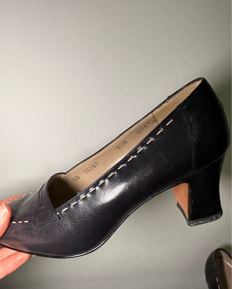 Salvatore Ferragamo Black Leather Loafer - Image 3