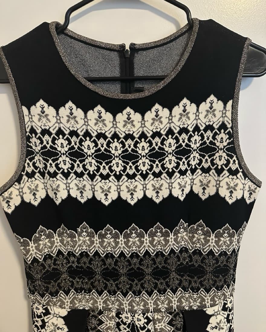 St. John sleeveless pattern dress - Image 2