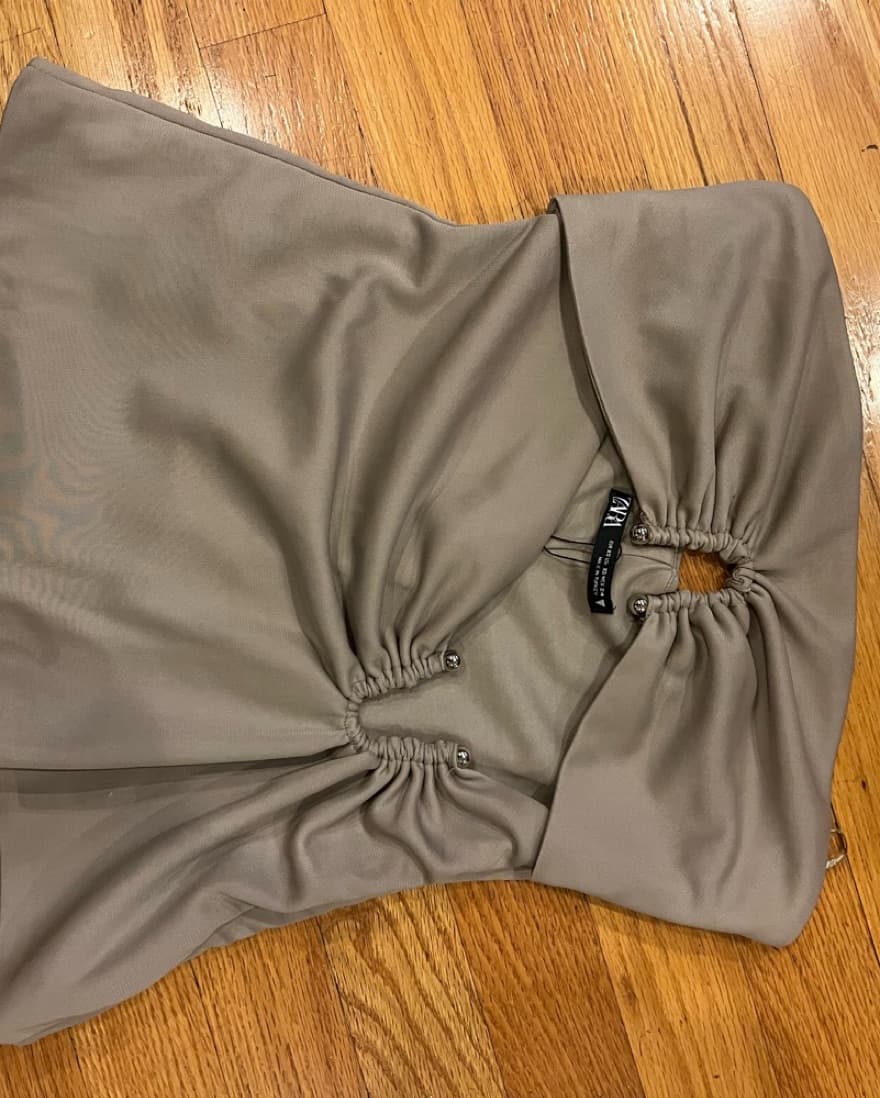 STRAPLESS CUT OUT TOP - Image 4
