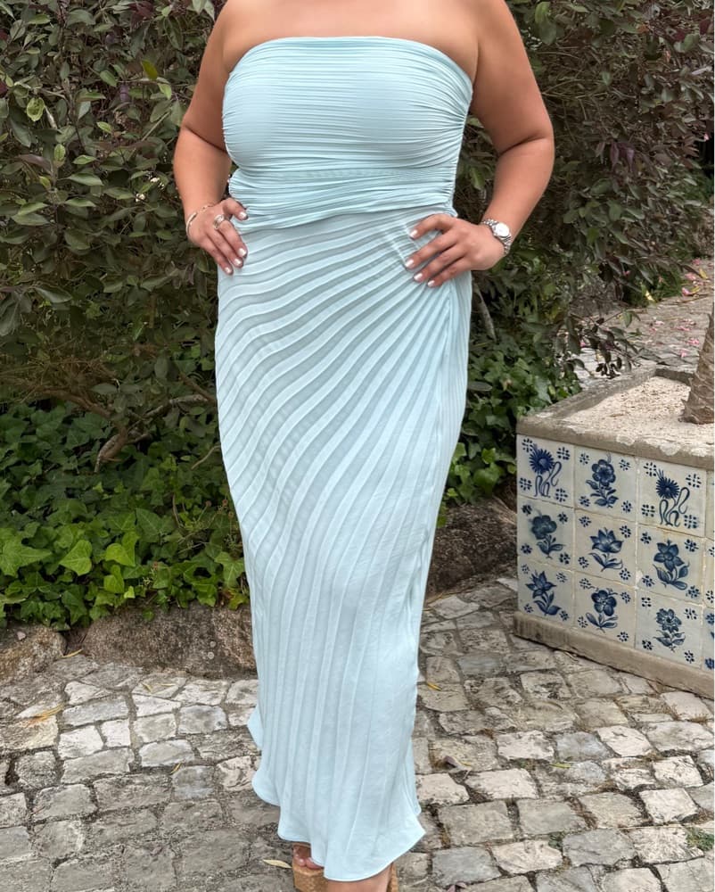 Elegant Pleated Mint Maxi Dress - Image 1