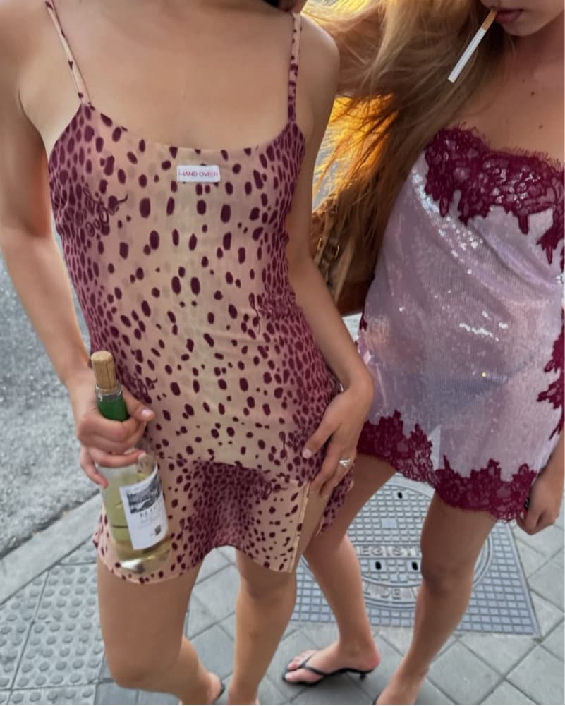 Handover Roberto’s Dress - Image 2