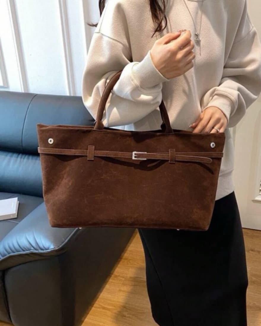 Luxurious Suede Tote Bag - Image 3