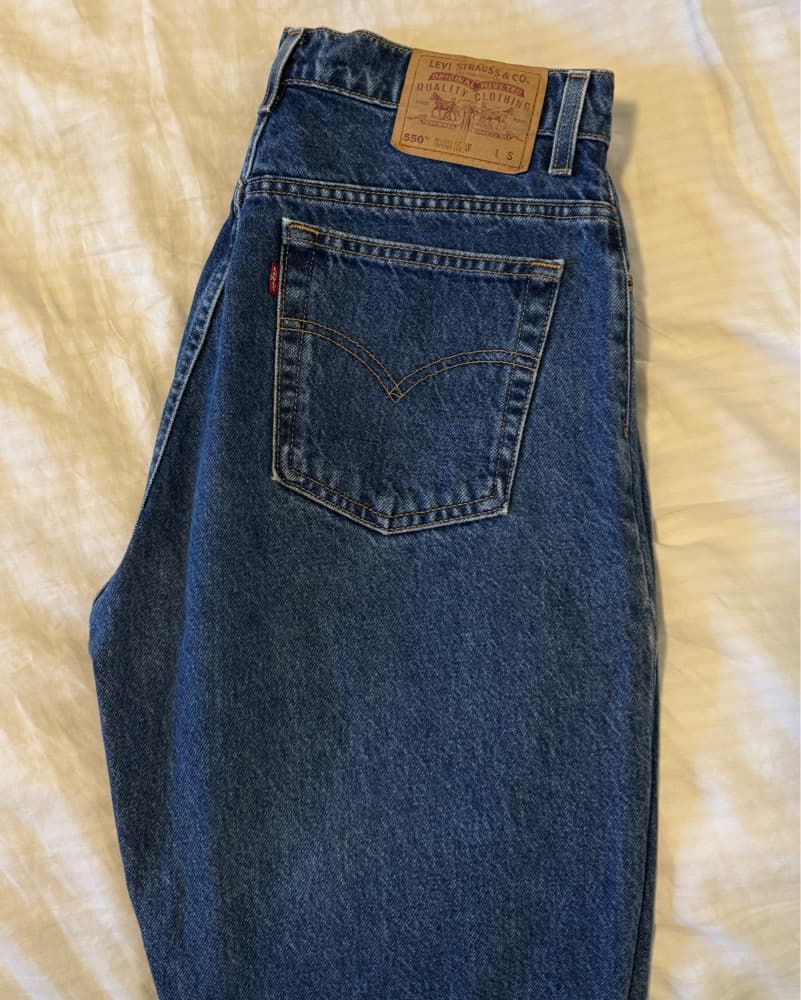 Vintage 550 Blue Denim Levis - Image 5
