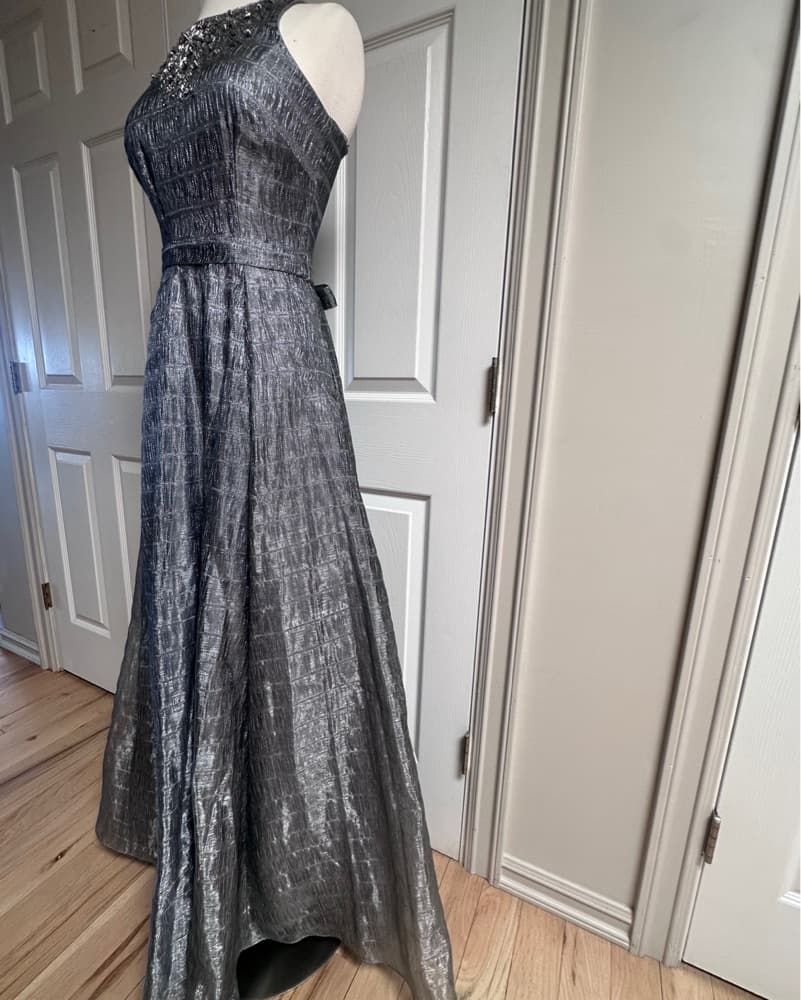 Aidin mattox Shimmering Firmal Dress - Image 3