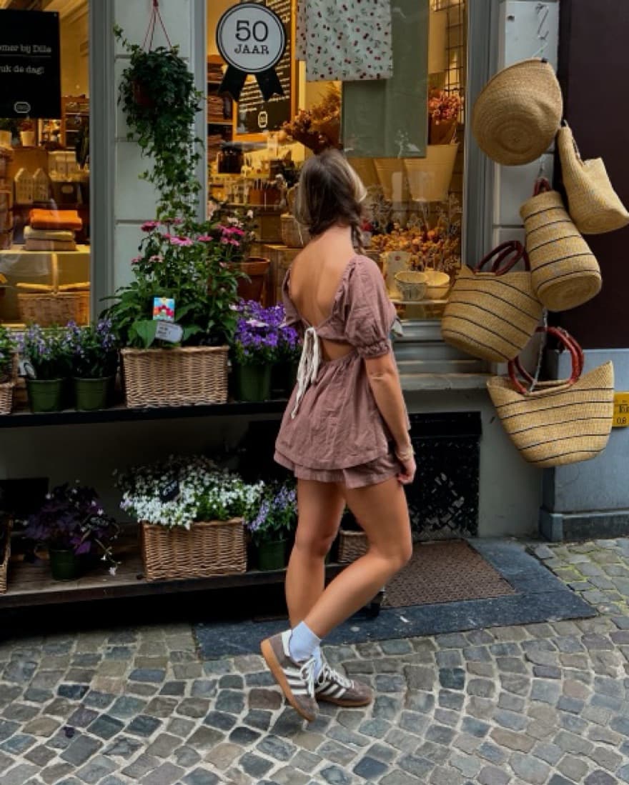 Brown Free Peopls Set - Image 1
