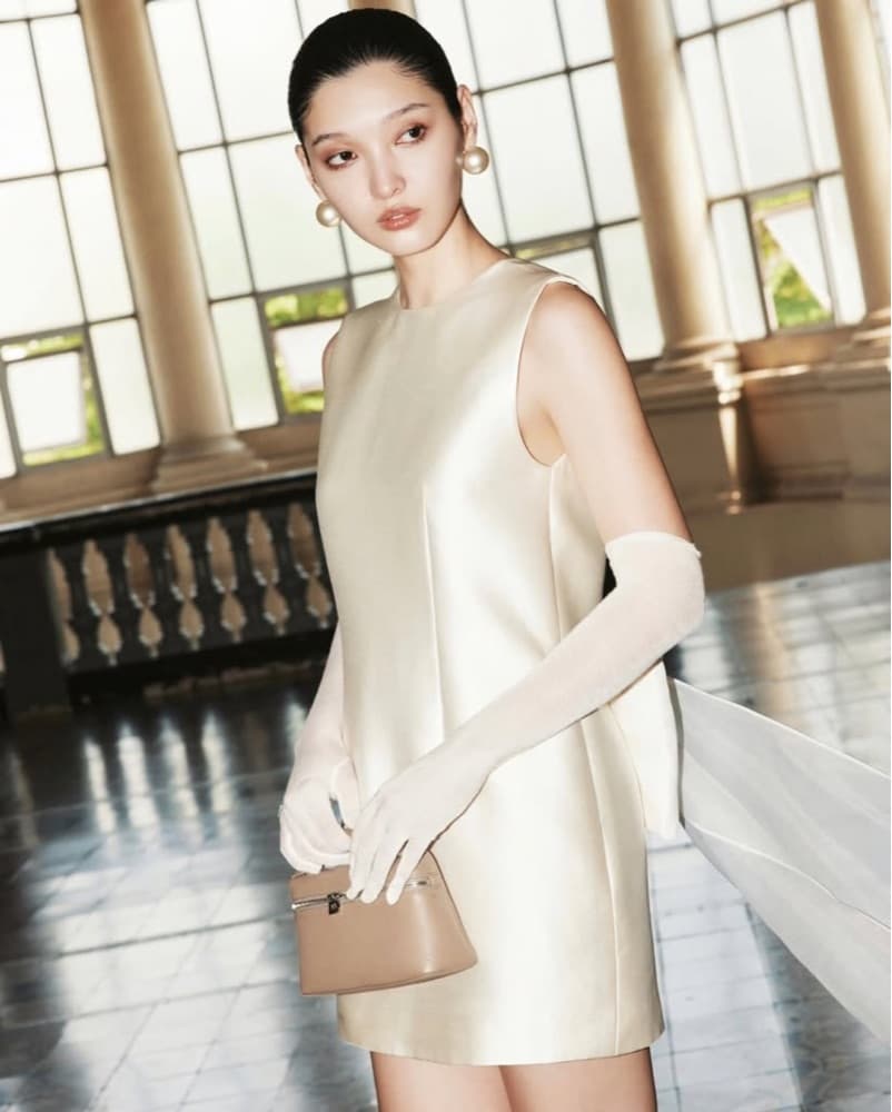 Taffeta and silk bow-back shift dress - Image 4