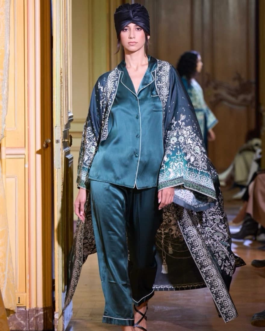 100% Luxurious Silk Kimono - Image 1