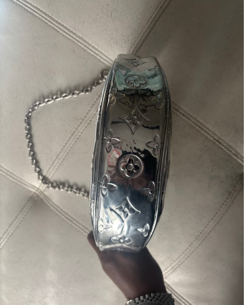 Louis Vuitton Loop - Image 5