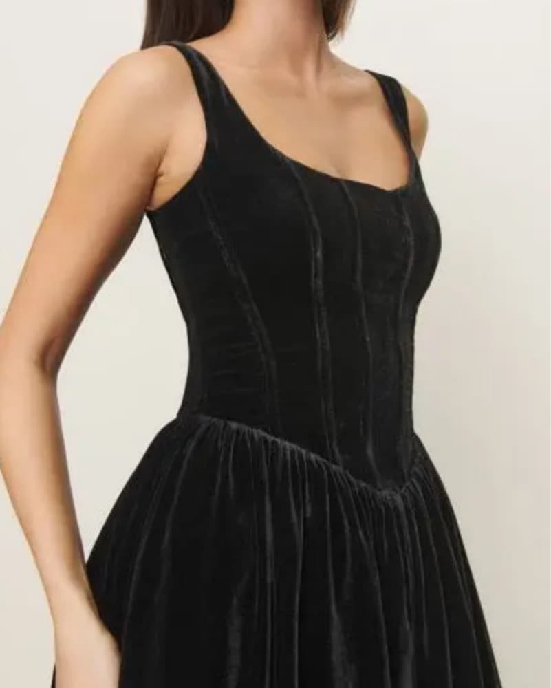 Reformation Contessa velvet Dress - Image 2