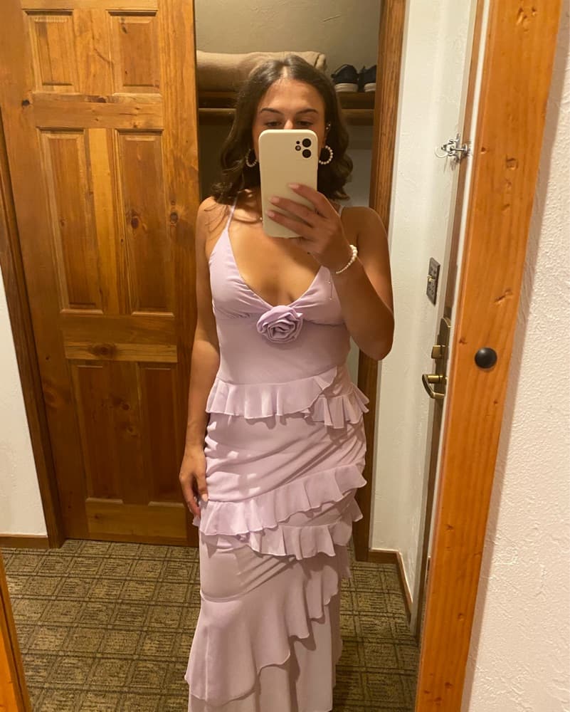 Selfie Leslie light purple dress! - Image 3