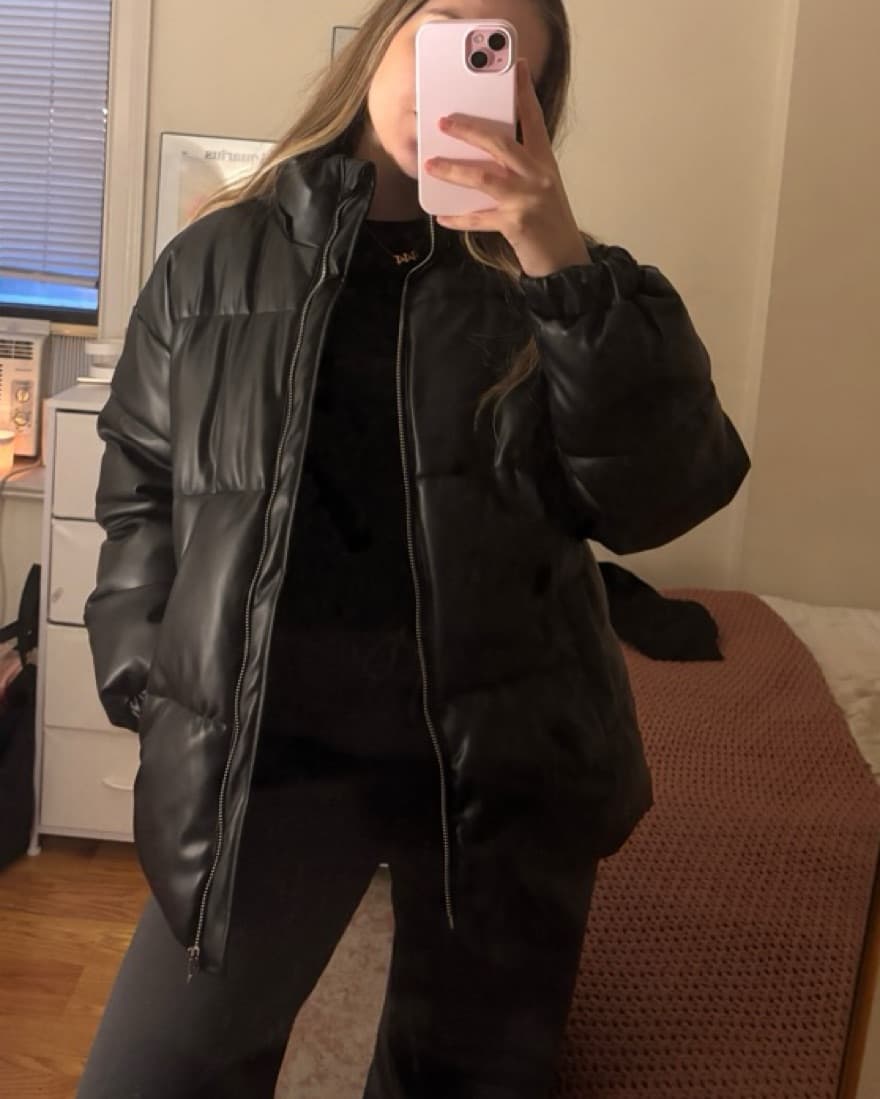 Forever 21  Black Puffer Jacket - Image 3