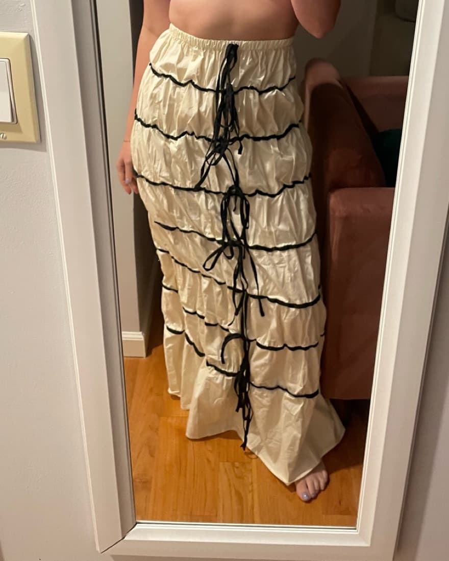 PRETTY LITTLE THING RUCHED MAXI SKIRT  - Image 4