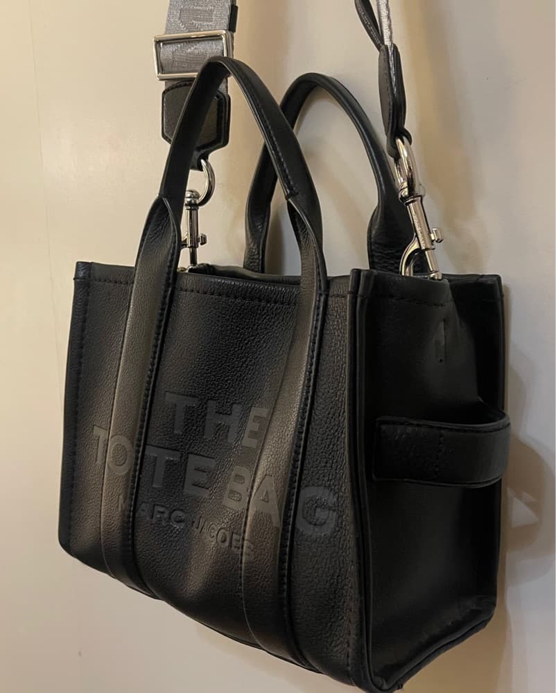 Sleek Tote Bag by Marc Jacobs - Image 5