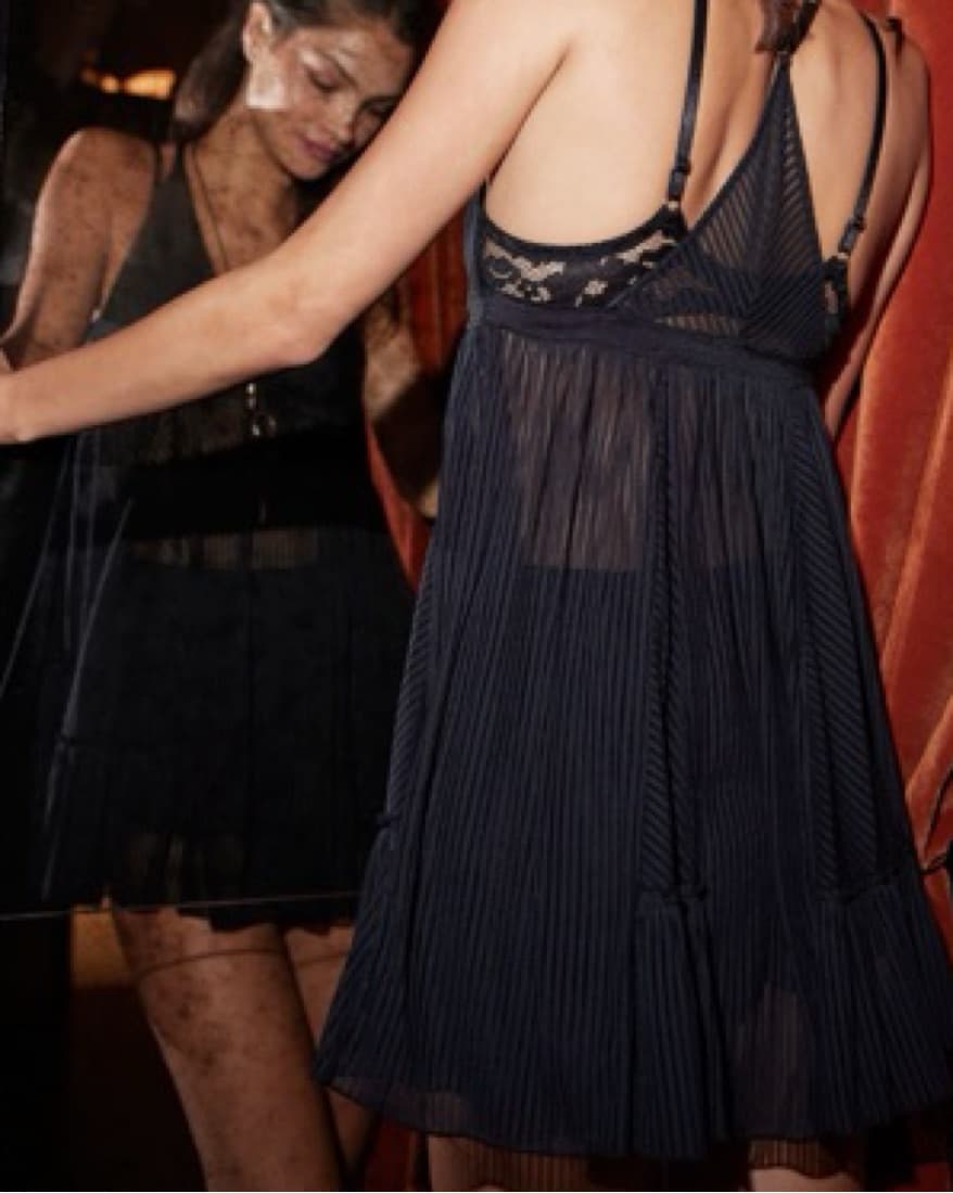 Elegant Black Sheer Pleated Dress - Image 2