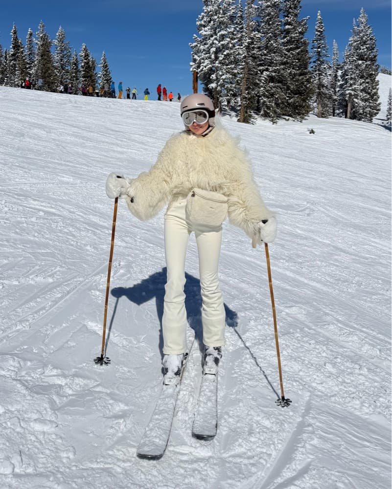 $3,300 Cordova Nozawa Ivory Fur Ski Suit - Image 3