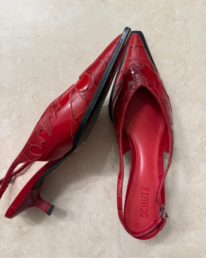 Chic Red Croc-Embossed Pumps - Image 2