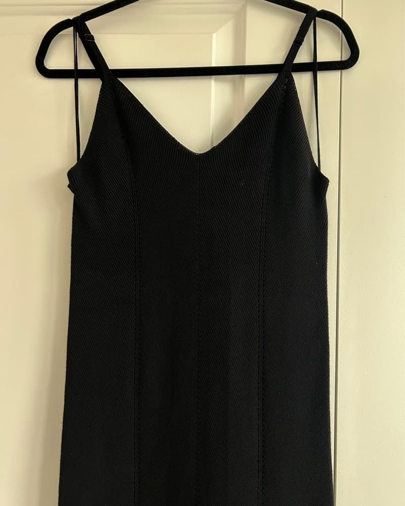 Sleek and Sophisticated Black Maxi Dress - Image 5
