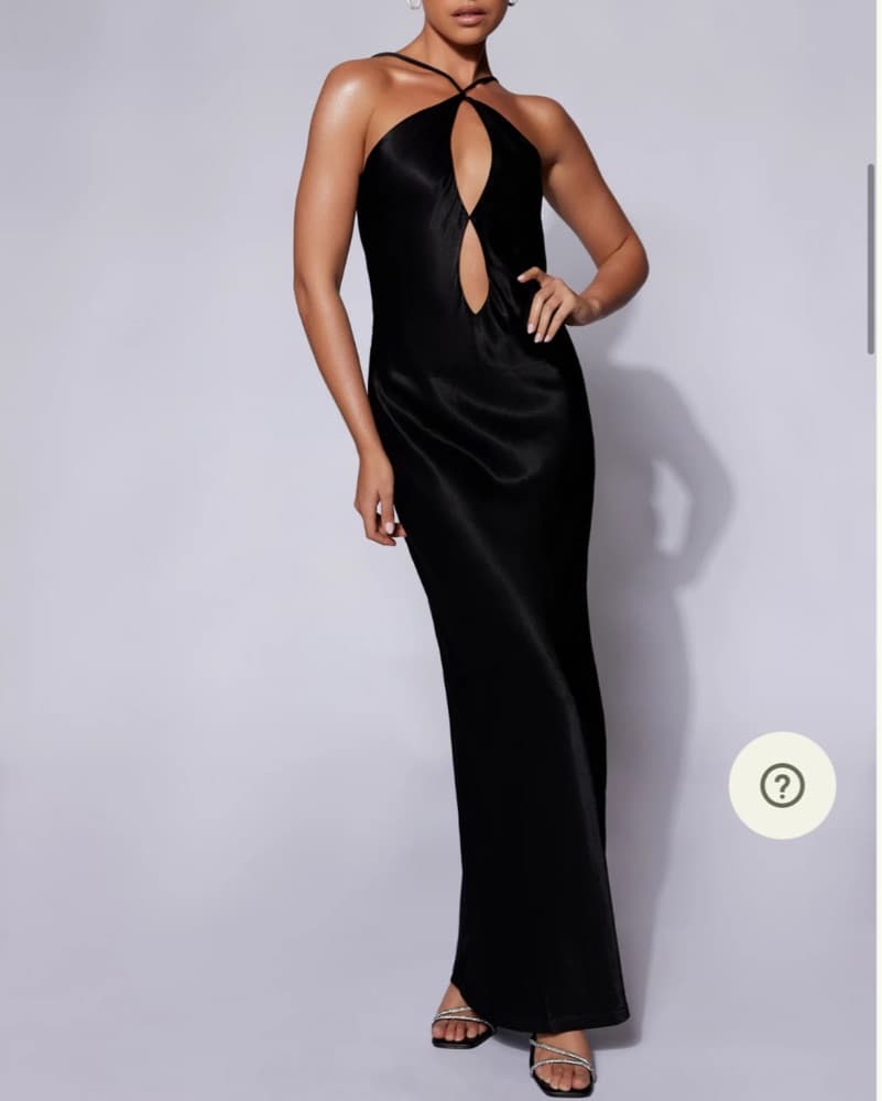 Sleek and Sultry Black Maxi Dress - Image 2