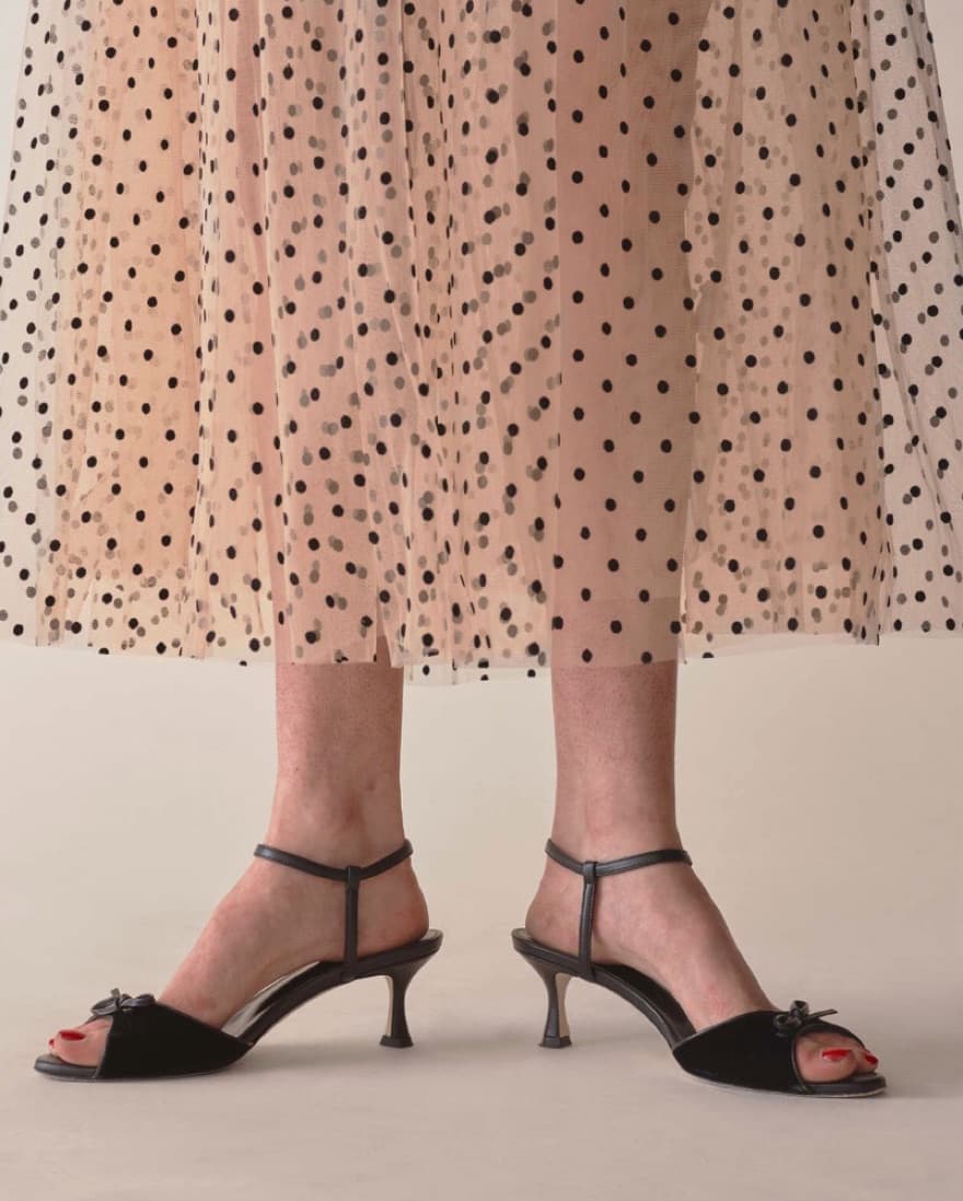 DÔEN Arianna Peep-Toe Velvet Kitten Heel - Image 4