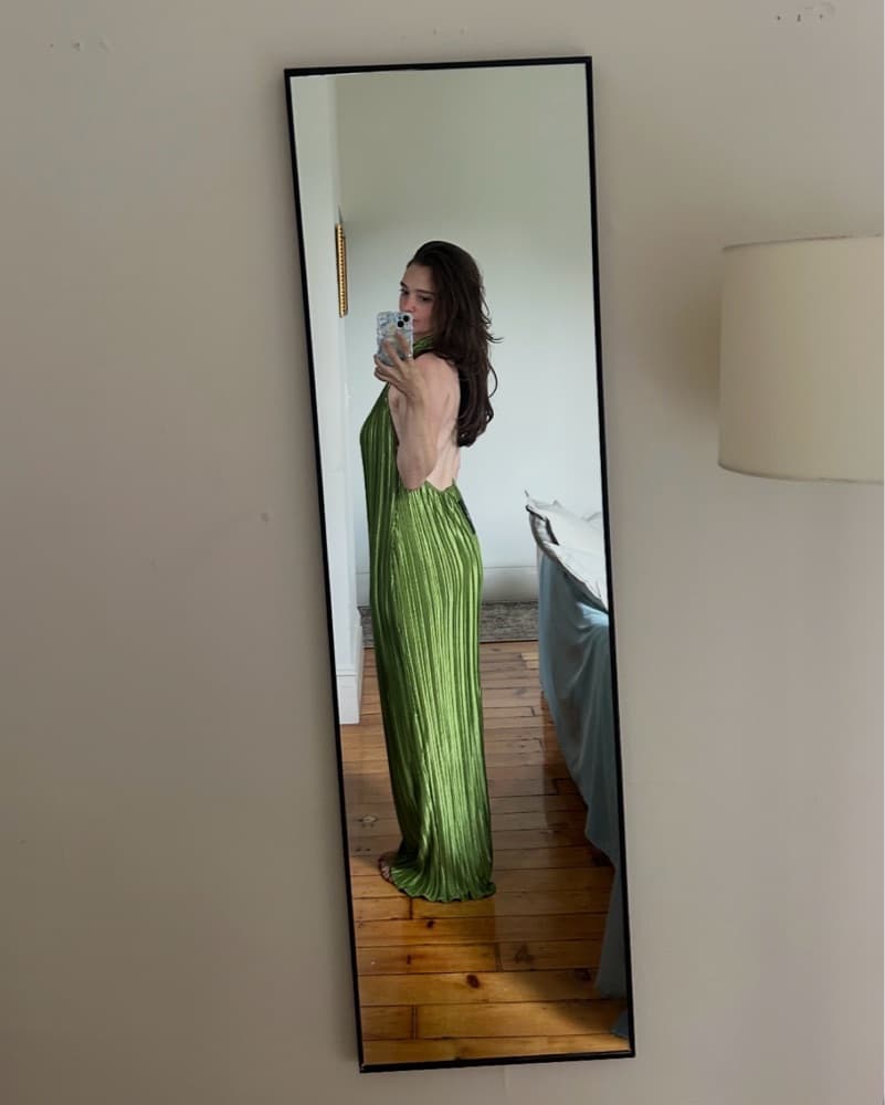 Gwenny Lime Green Satin Plisse Maxi Dres - Image 4