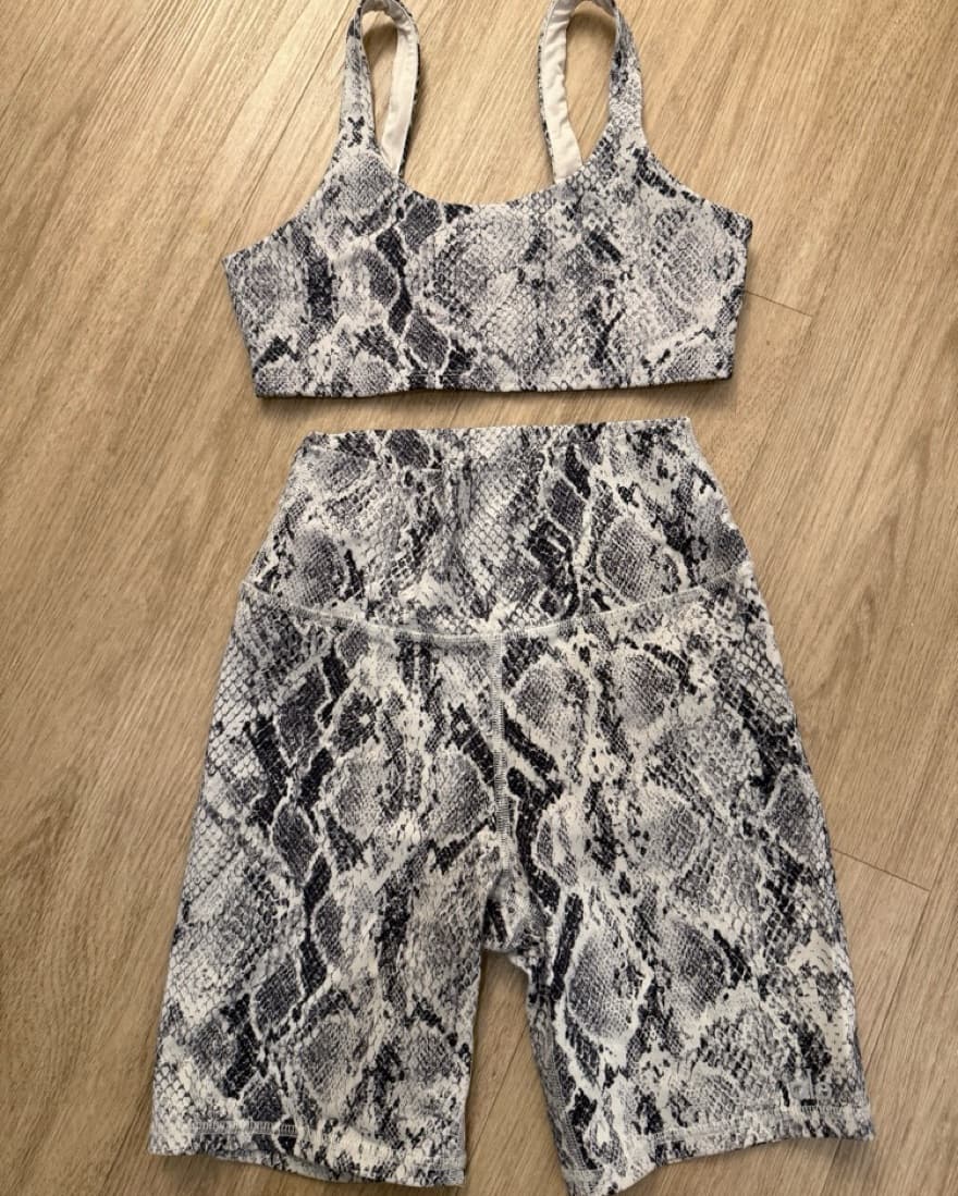 Alo Yoga Snakeskin Workout Set - Image 1